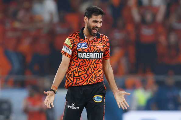 With only 12 runs to defend in the final over, Bhuvneshwar Kumar gave SRH a thrilling win over RR With only 12 runs to defend in the final over, Bhuvneshwar Kumar gave SRH a thrilling win over RR