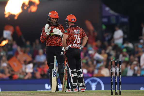 Tony de Zorzi and Jordan Hermann put together a match-winning 111-run partnership for the second wicket Tony de Zorzi and Jordan Hermann put together a match-winning 111-run partnership for the second wicket