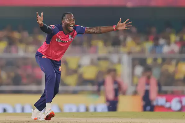 Jofra Archer conceded only 13 runs from his three-over spell in the powerplay Jofra Archer conceded only 13 runs from his three-over spell in the powerplay