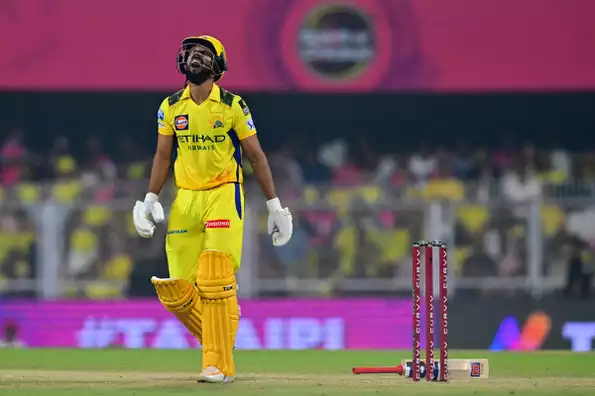 Ruturaj Gaikwad in pain after being hit on the elbow against RR Ruturaj Gaikwad in pain after being hit on the elbow against RR