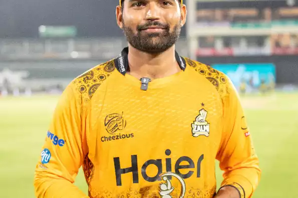 Abdul Samad produced a freak cameo at the end to boost Peshawar's total. Abdul Samad produced a freak cameo at the end to boost Peshawar's total.